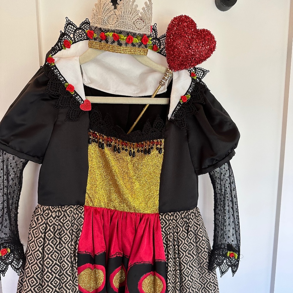 Exquisite Queen of Hearts Girl’s Halloween Costume